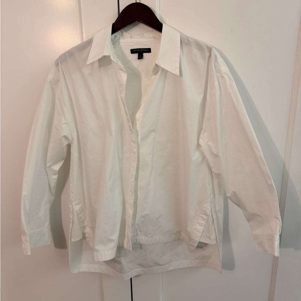 Banana Republic women’s white Button Down Shirt